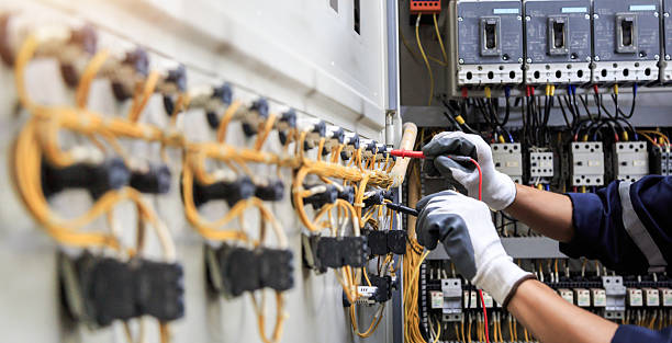 Professional Electrician technician working in University Park, IL